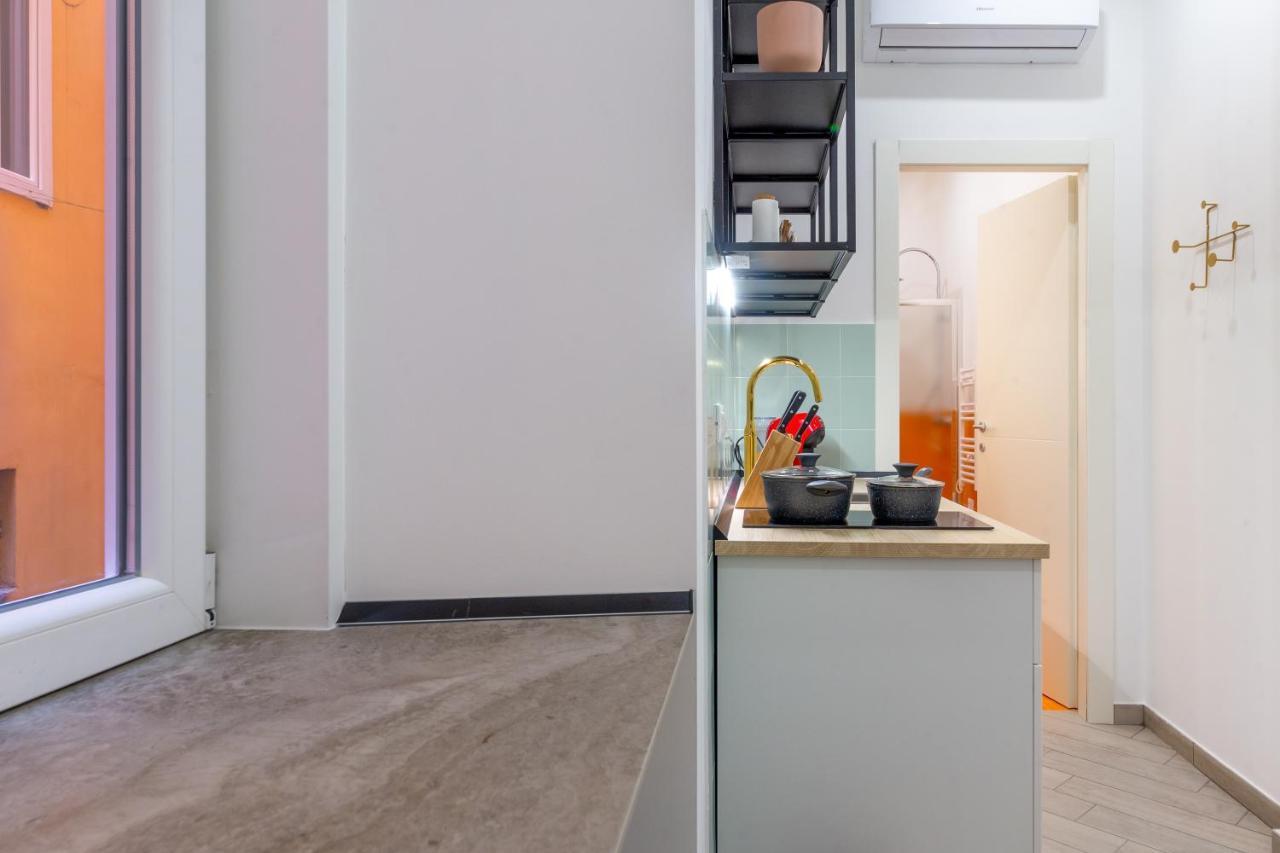 Lovely And Tiny Pied-A-Terre In The City Center Trieste Exteriör bild