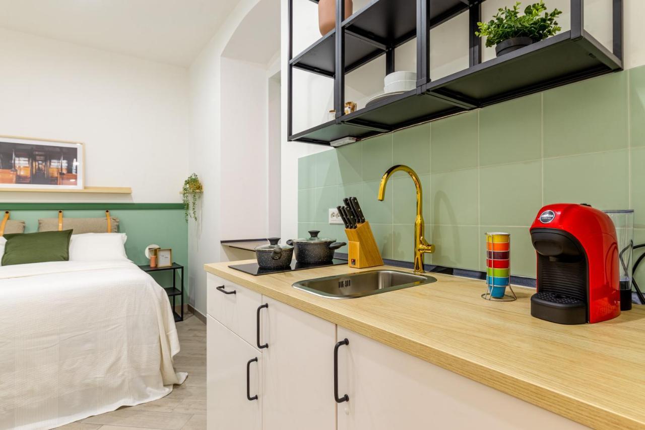 Lovely And Tiny Pied-A-Terre In The City Center Trieste Exteriör bild